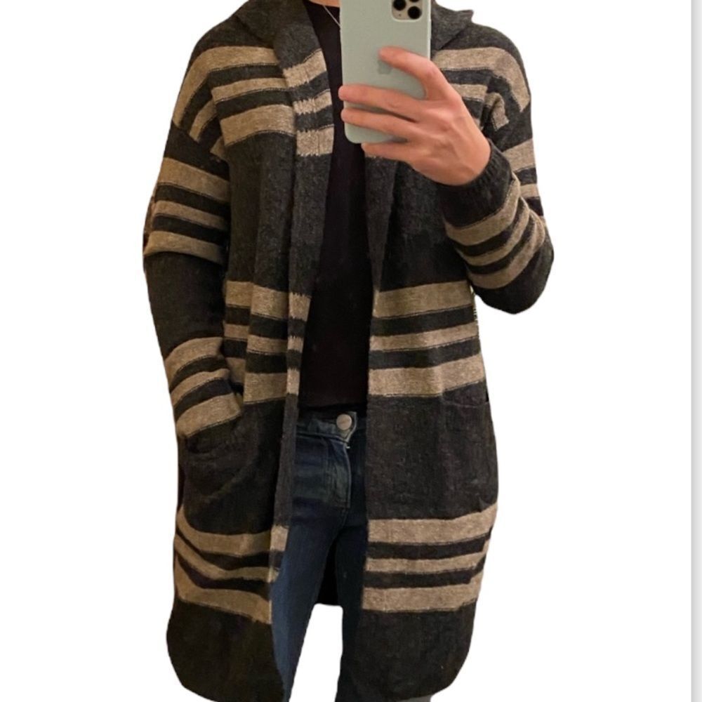 Tahari Long Wool Cardigan With Hoodie And Pockets. New With Tags . Size Xs.